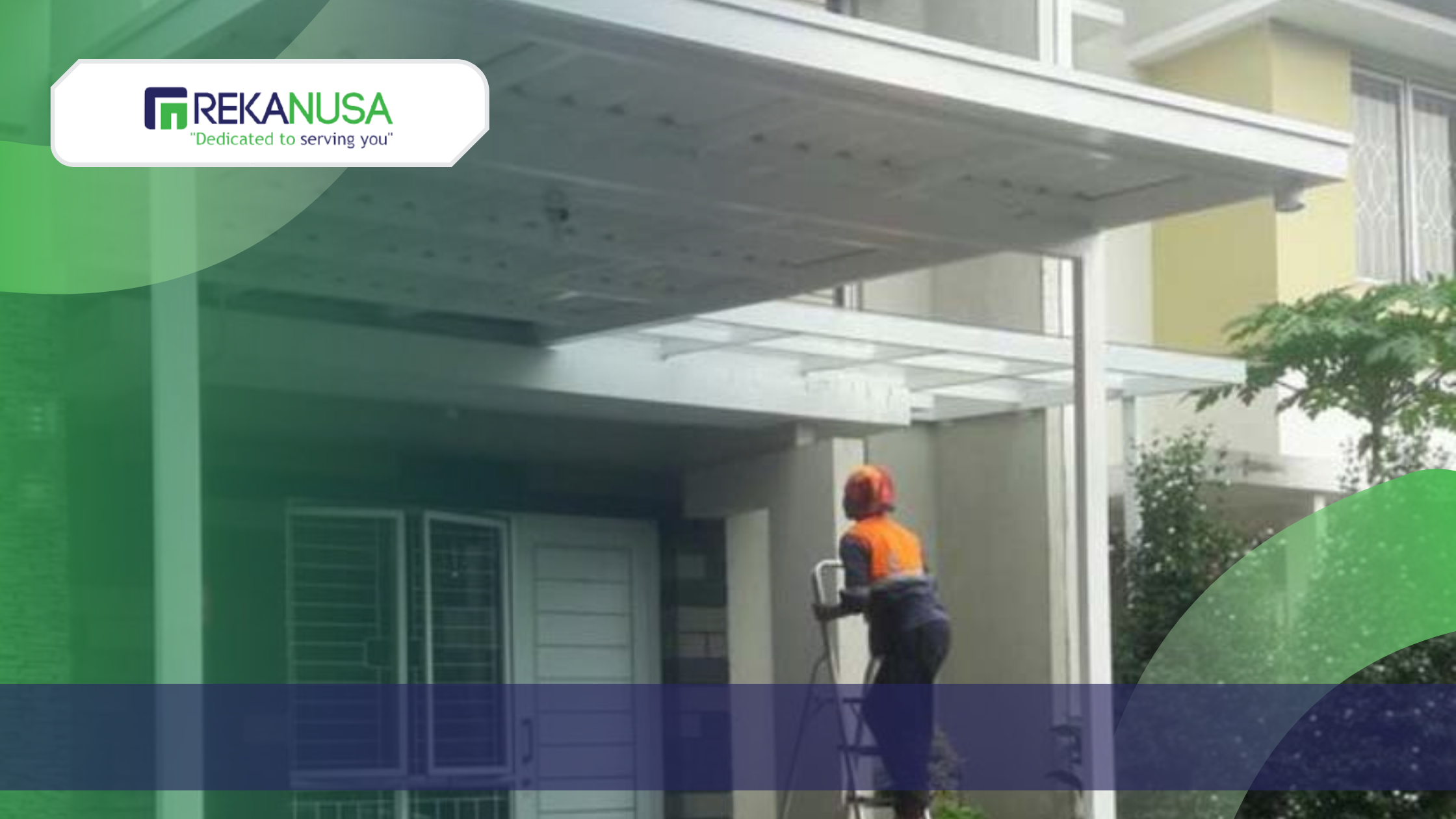 Pemasangan kanopi permanen pada carport rumah tinggal